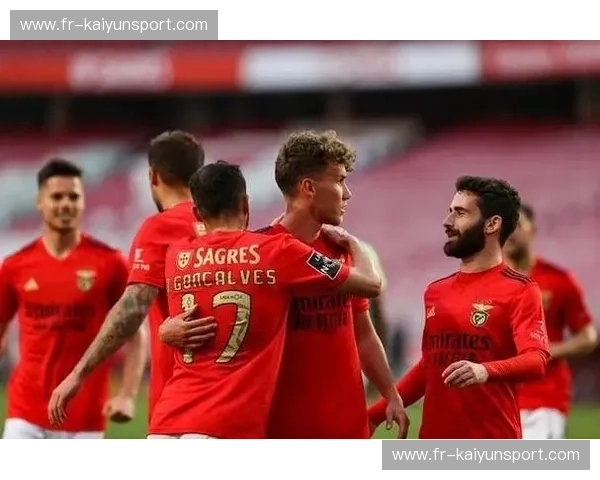 绿茵场上的激情碰撞：本菲卡与费雷拉的经典对决